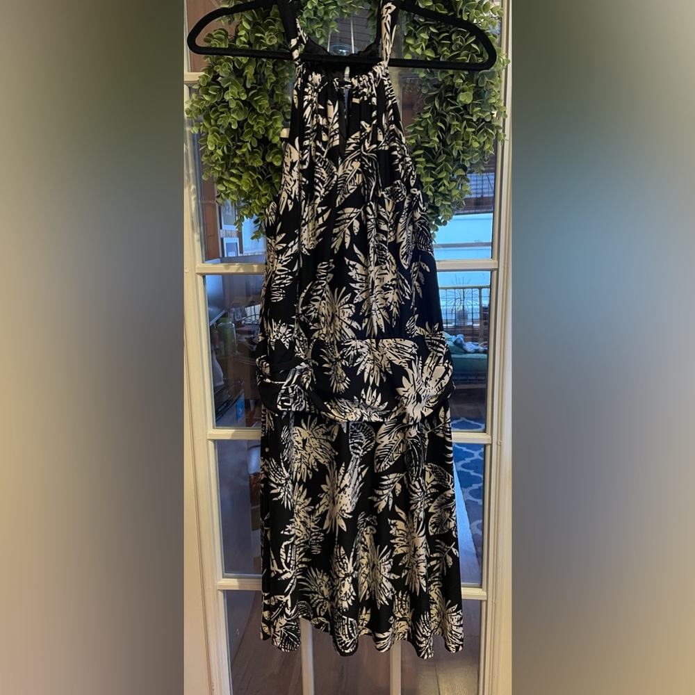 Halter style dress- size Large- black and white